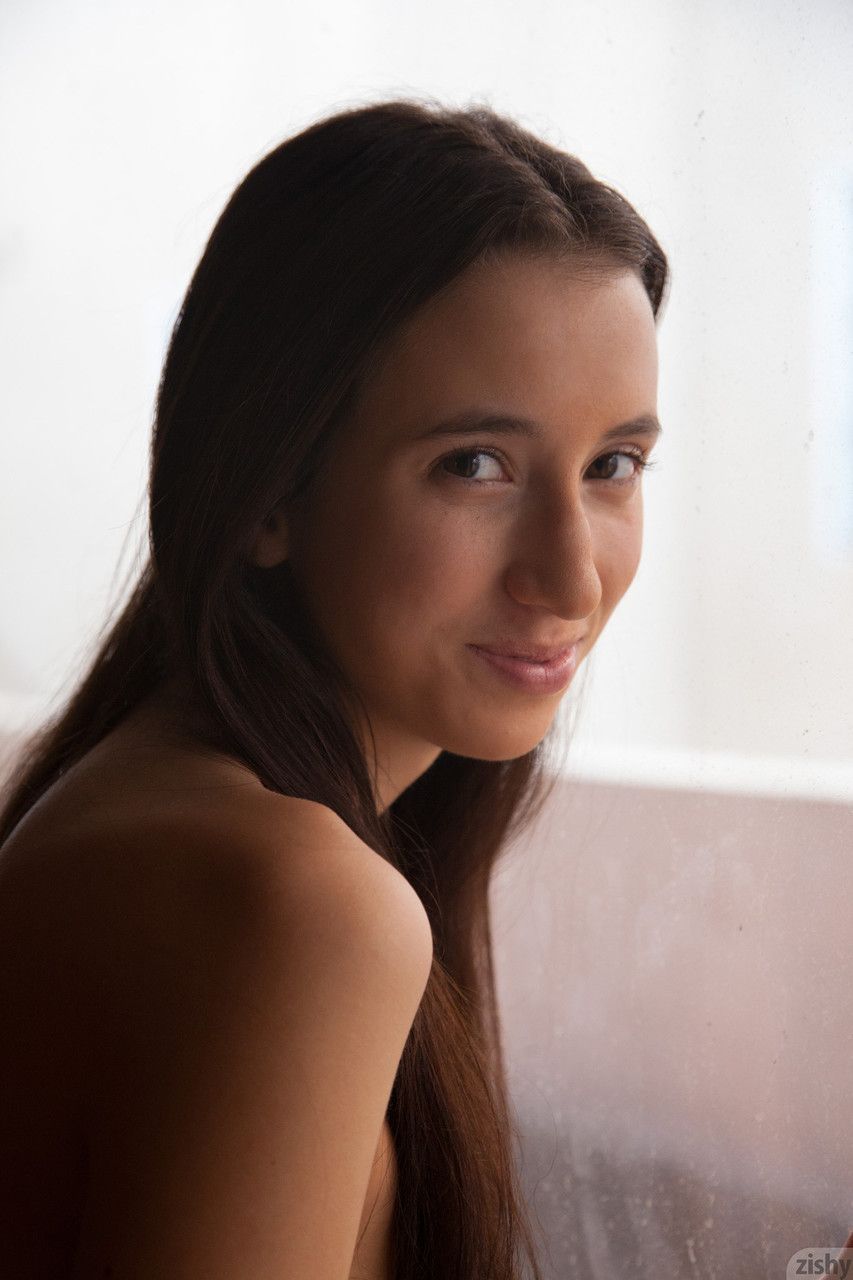 Belle Knox Free Zishy Picture - 7 of 20